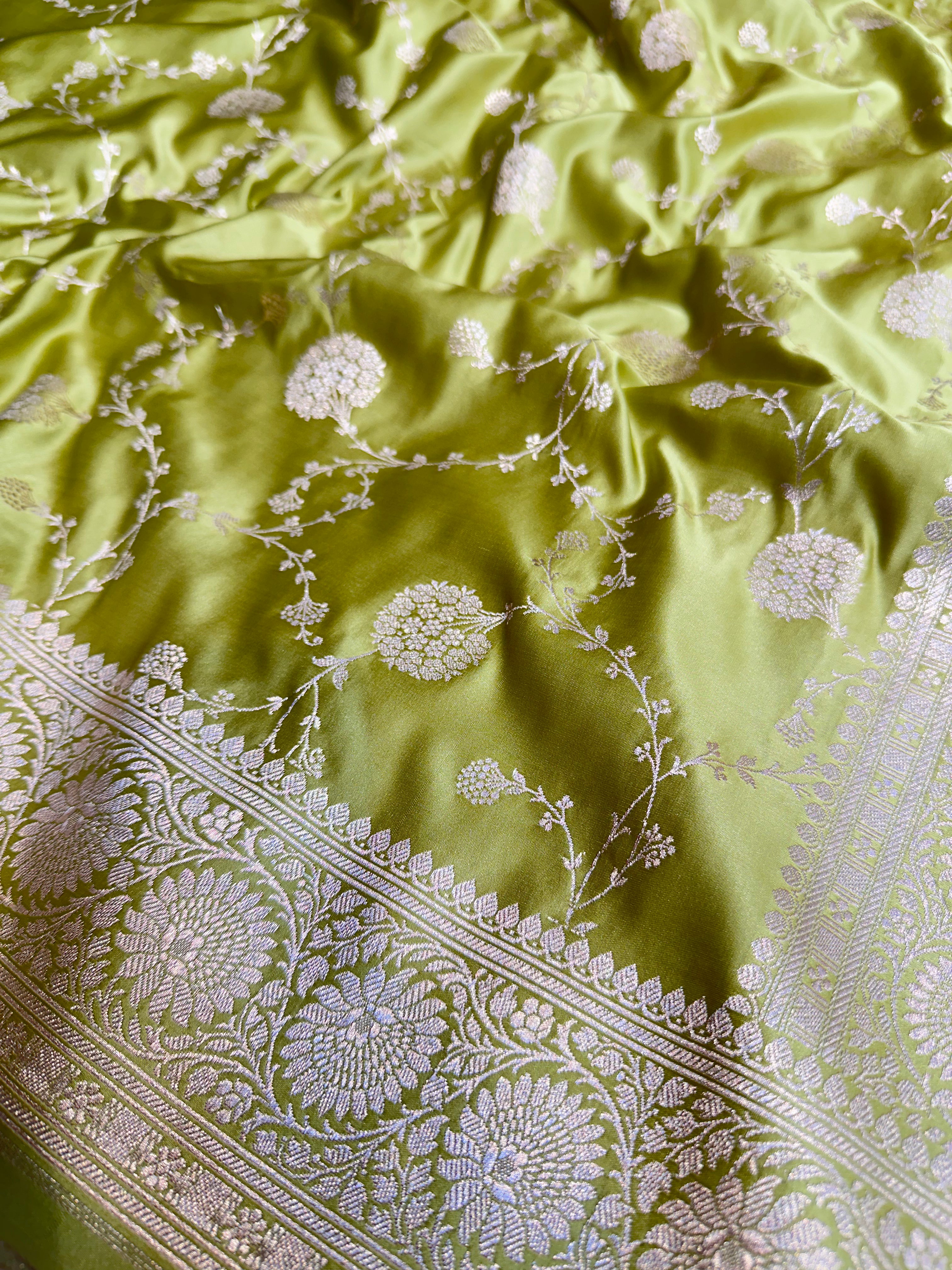 Pastel Grace Mashru Silk Banarasi Saree – Elegant Jaal Weave