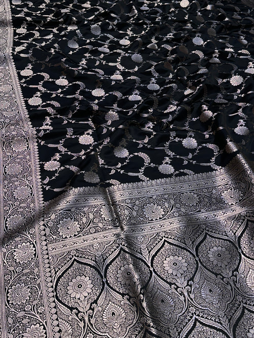 Black & Red Jaal Design