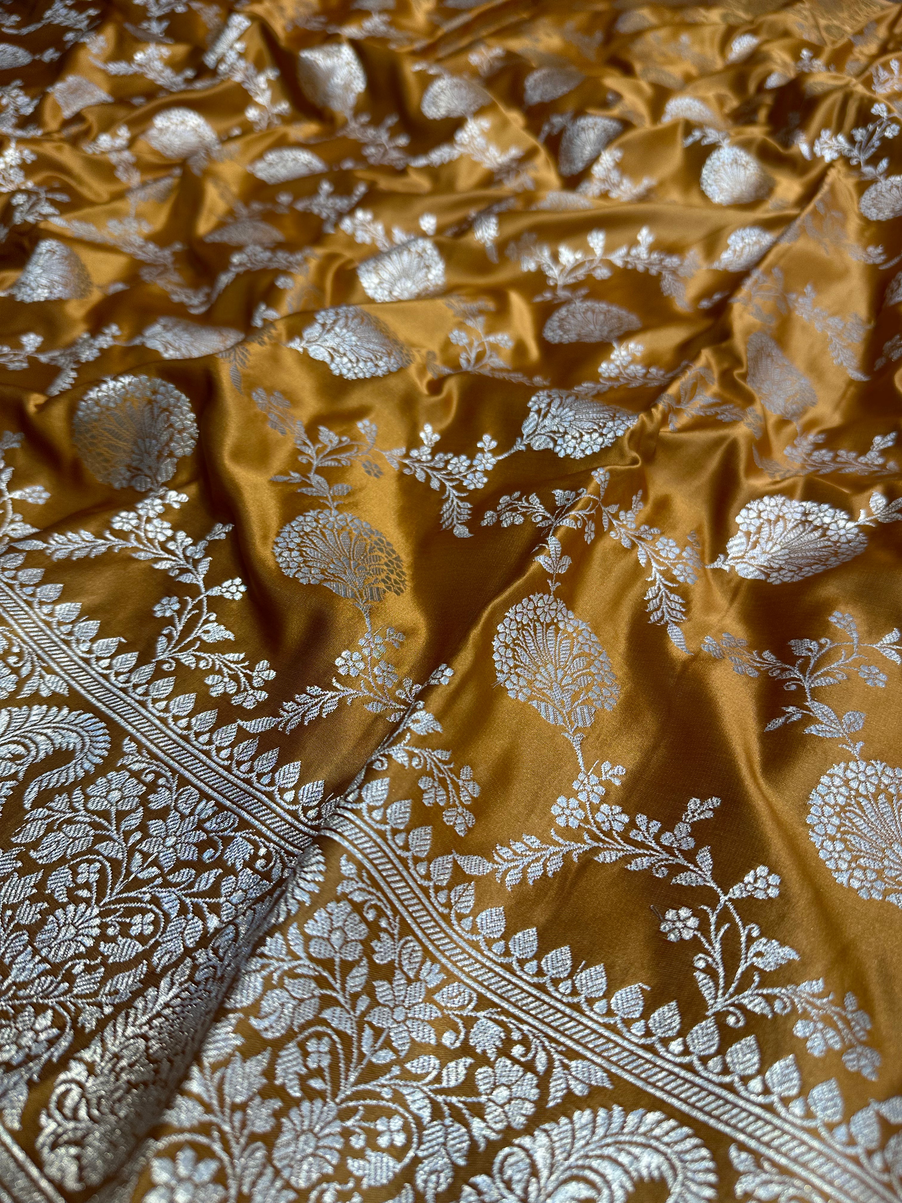 Pastel Grace Mashru Silk Banarasi Saree – Elegant Jaal Weave