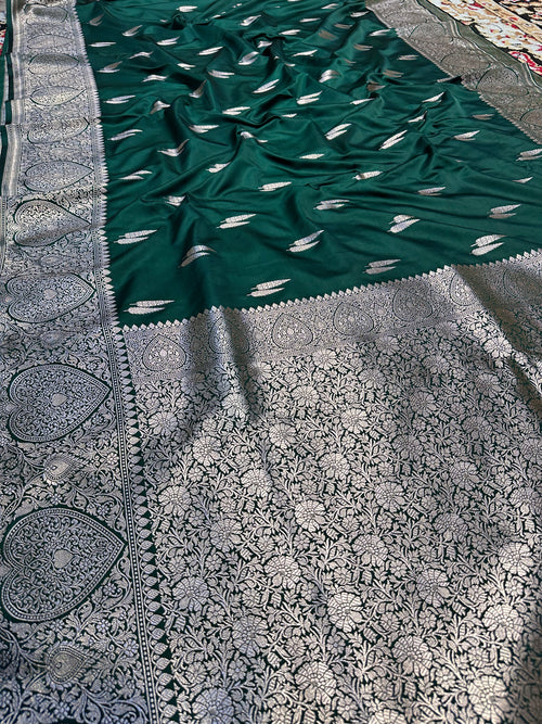 Classic Mashru Silk Banarasi Saree – Solid Elegance with Border